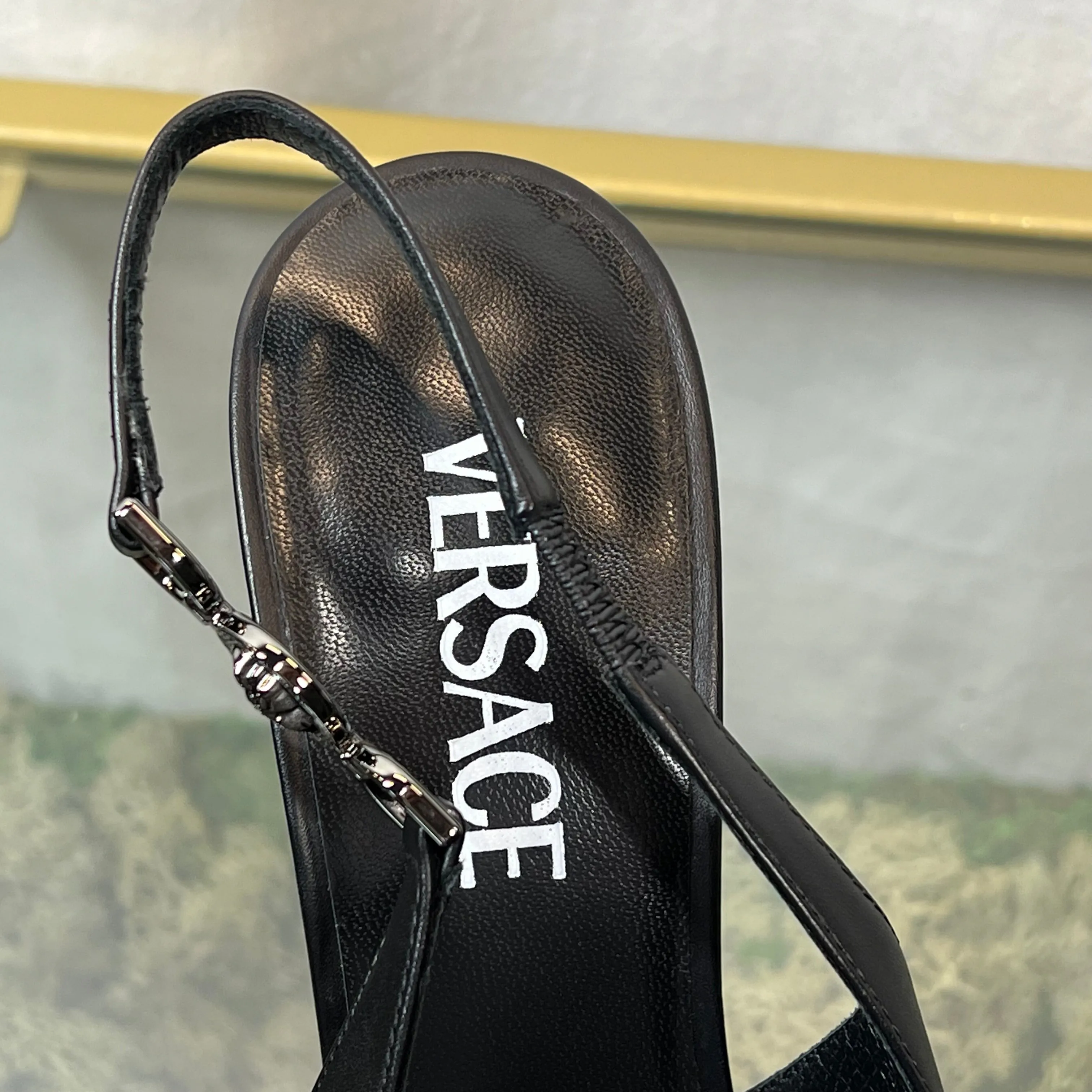 VERSACE '95 Black Gun Metal Leather Slingback Pumps SZ38(8US)